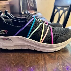 Women’s Sketchers Air-Cooled ArchFit New W/O Tags
